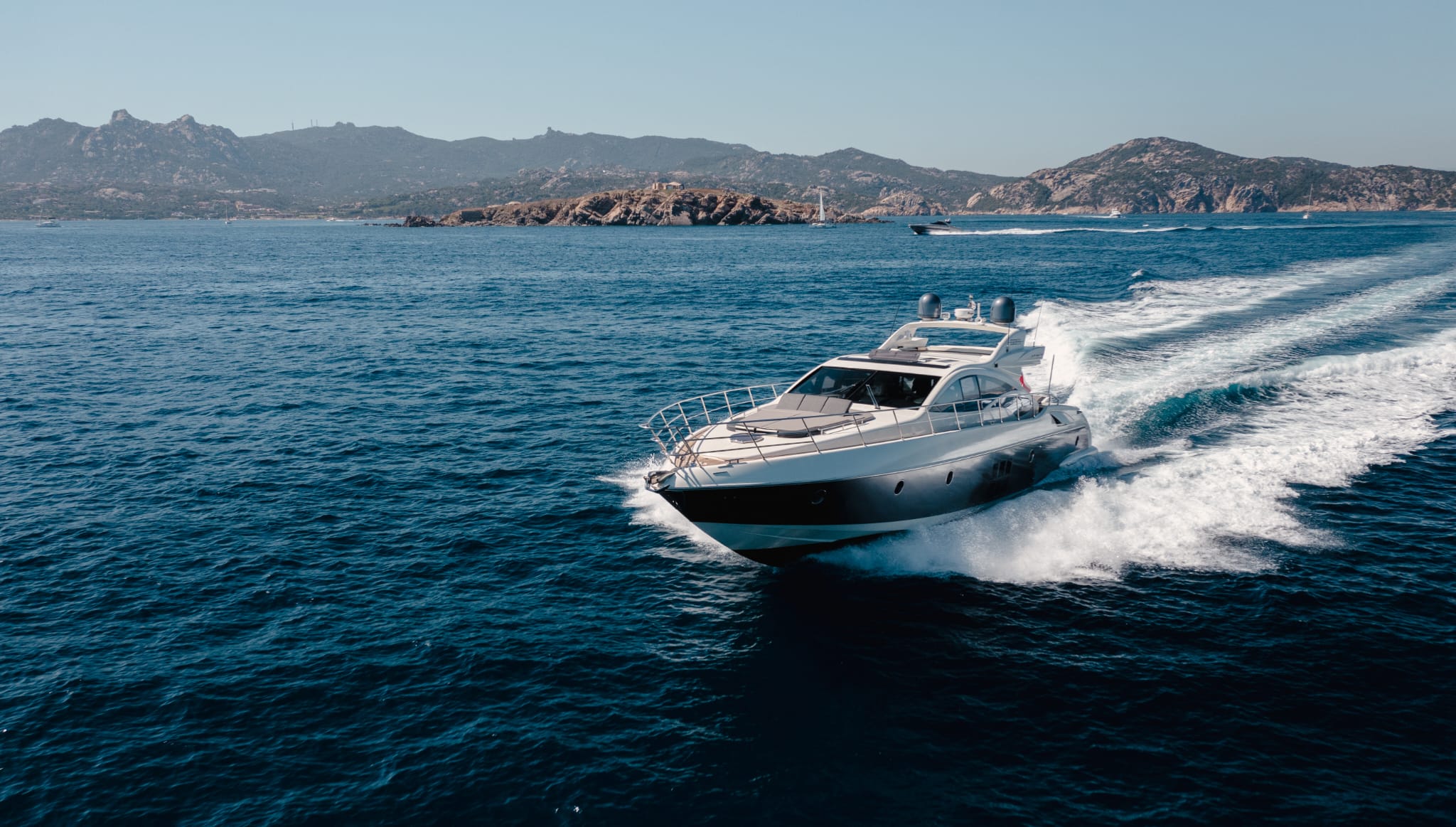 Azimut 68S
